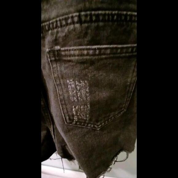 PrettyLittleThing Black Wash Distressed Denim Shorts Frayed Hem Casual - Picture 7 of 8